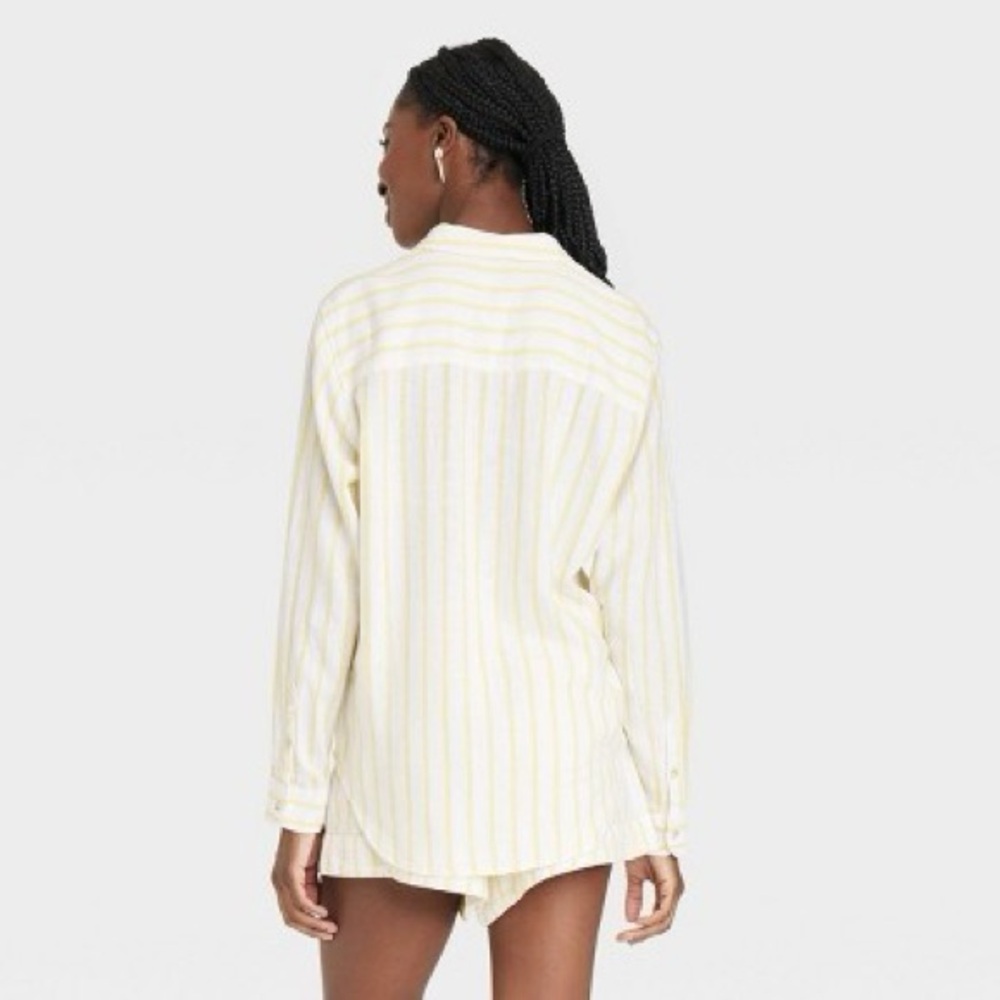 Universal Thread Yellow shirt - Picture 2 of 7